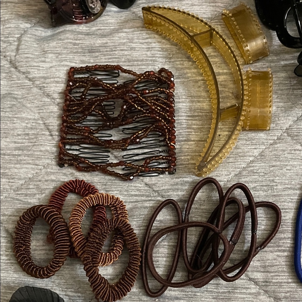 Assorted Hair Accessories Set - Picture 9 of 10